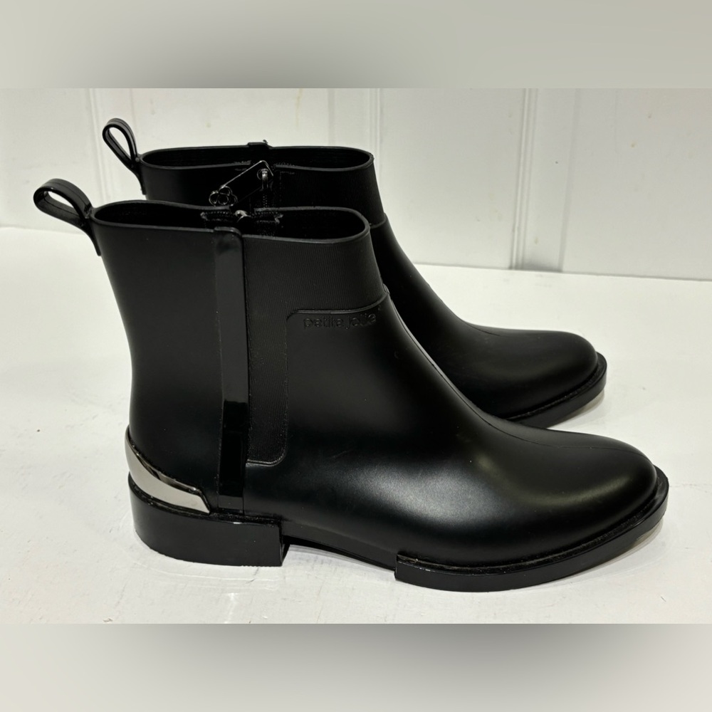 Petite Jolie Black Lobe Ankle Rain Boots